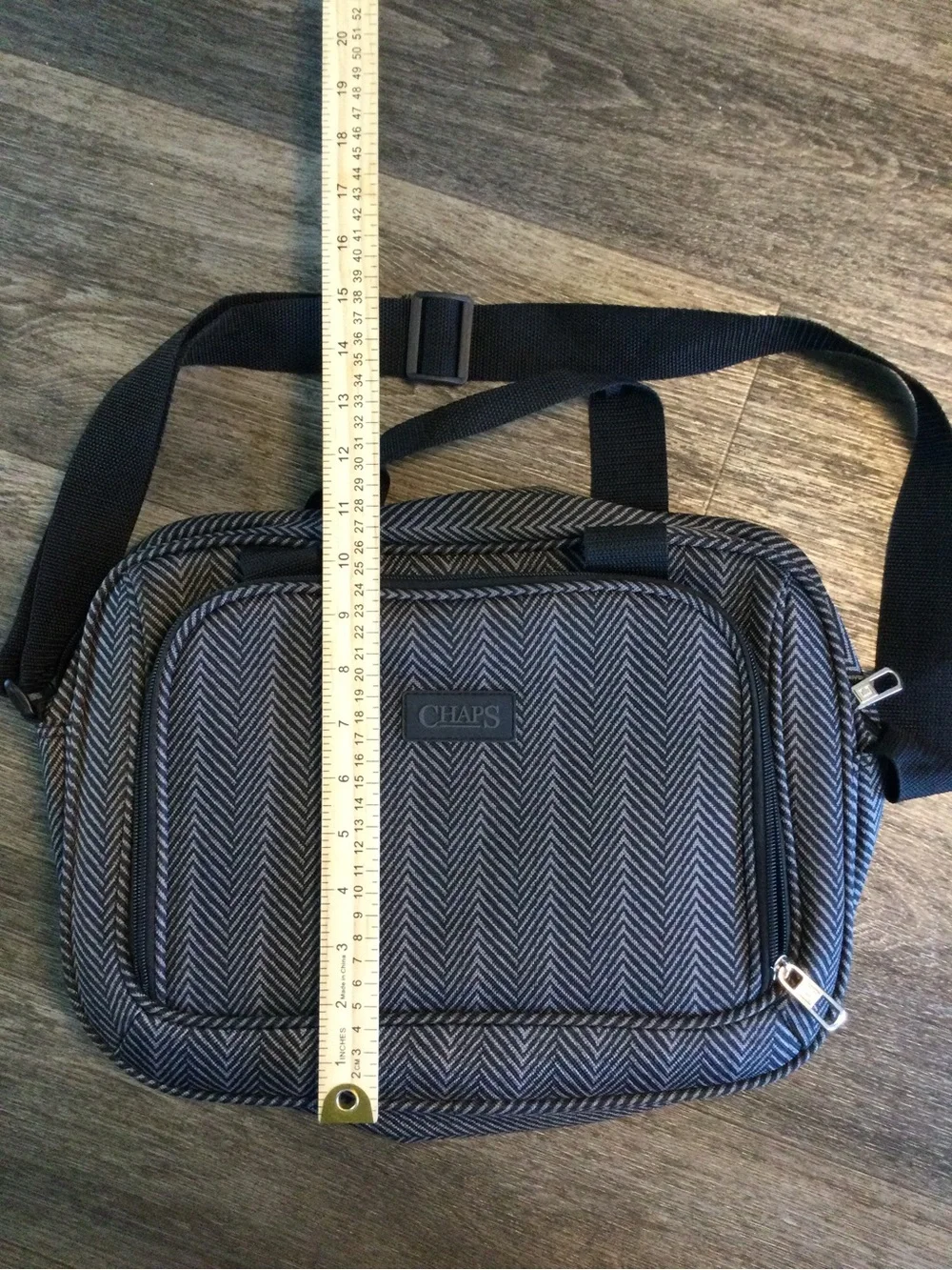 Chaps sleek messenger